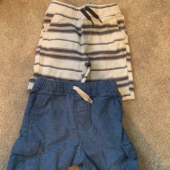 Old Navy lot of 2 Boys Size 5 (xs) shorts - Picture 1 of 5